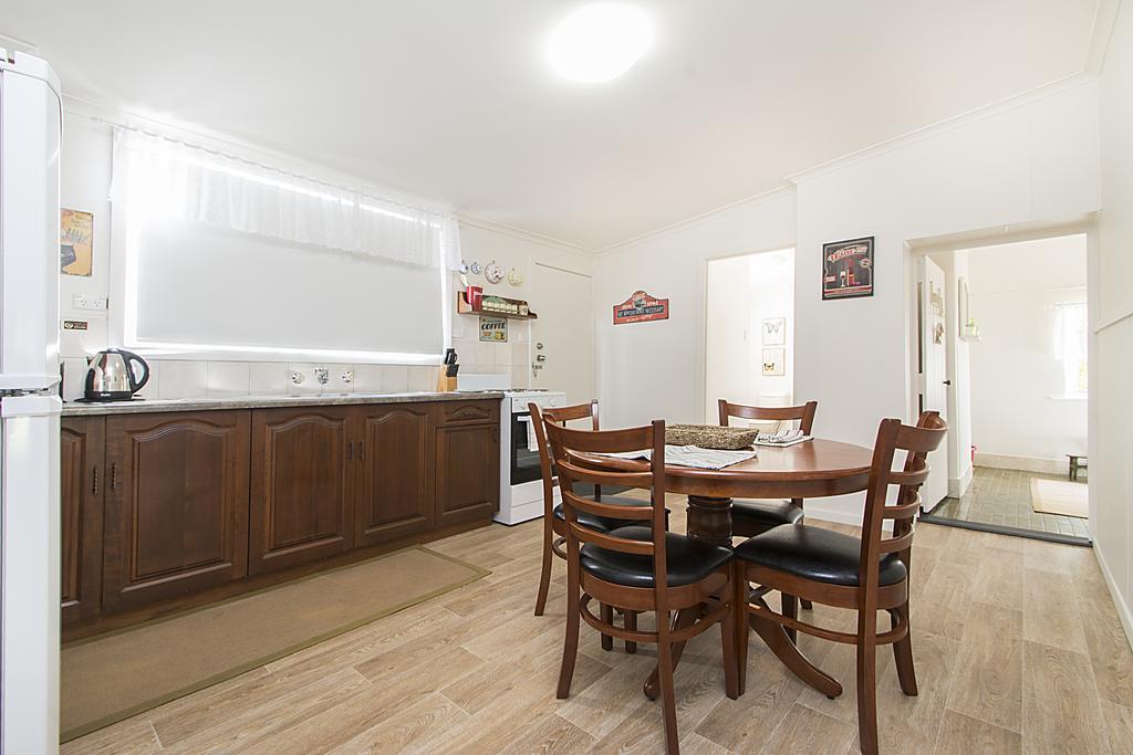 Stoneleigh Cottage Bed And Breakfastアンガストン 部屋 写真