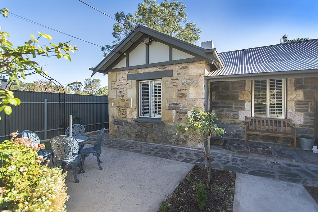 Stoneleigh Cottage Bed And Breakfastアンガストン エクステリア 写真