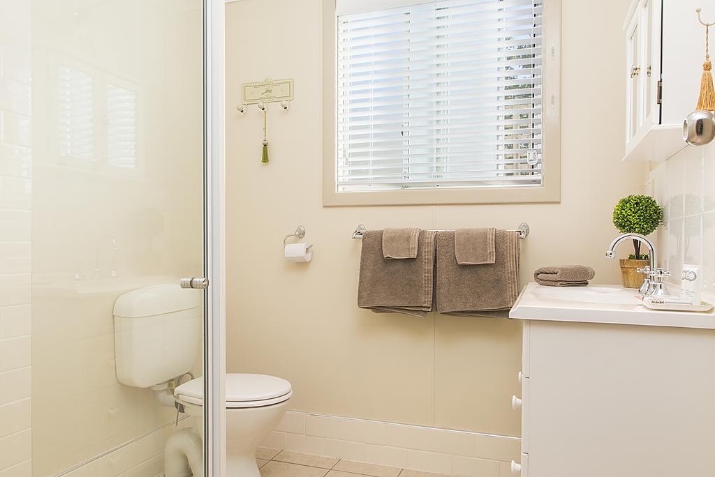 Stoneleigh Cottage Bed And Breakfastアンガストン エクステリア 写真