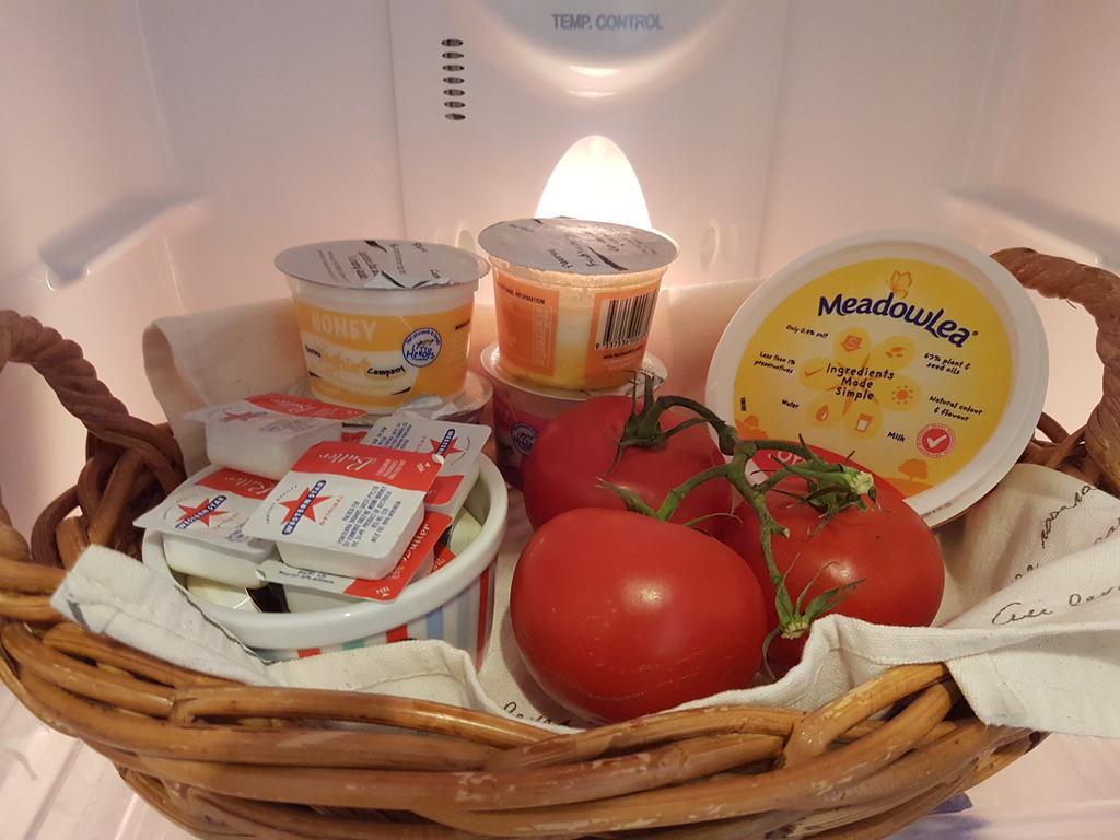 Stoneleigh Cottage Bed And Breakfastアンガストン エクステリア 写真
